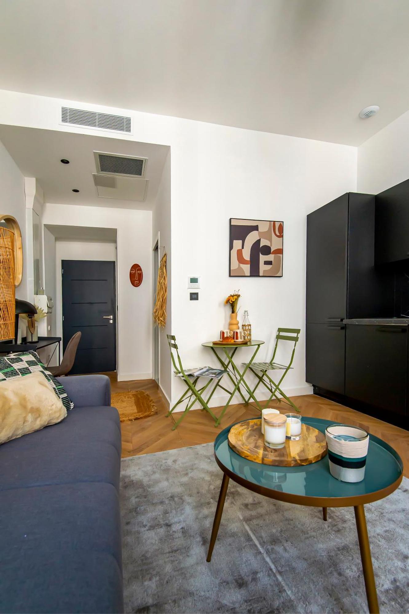 Apartment 302b Beautiful Refurbished Downtown / Ac