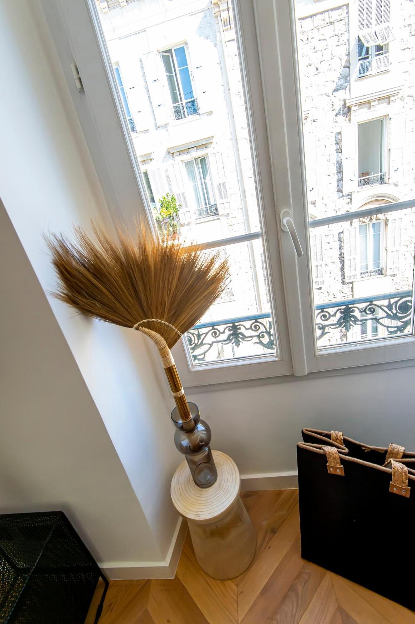 302b Beautiful Refurbished Downtown / Ac Apartment Nice