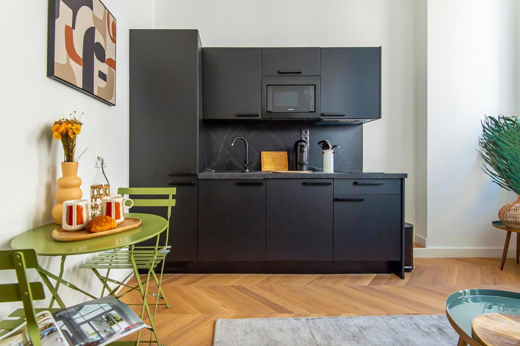 302b Beautiful Refurbished Downtown / Ac Apartment *