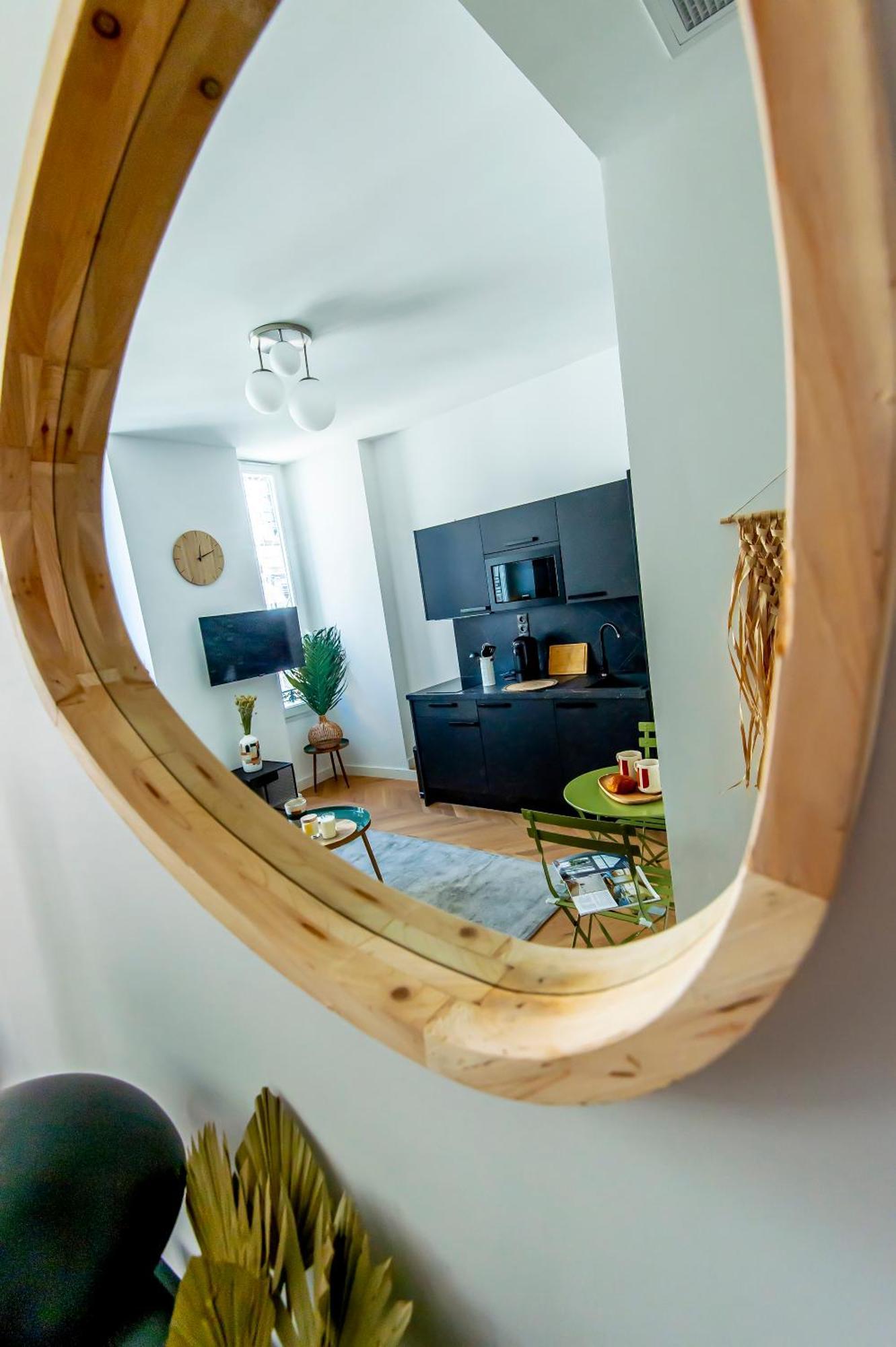 302b Beautiful Refurbished Downtown / Ac Nizza